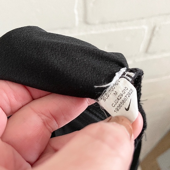 Nike Women’s Shorts Running Training Sporty Pocket Breathable Lightweight Sz M - Picture 14 of 16